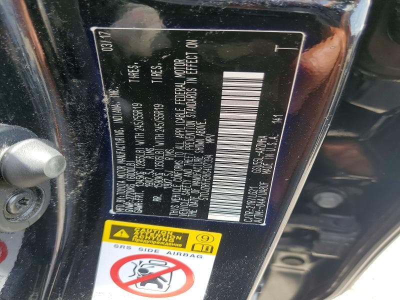 2017 TOYOTA HIGHLANDER SE 13