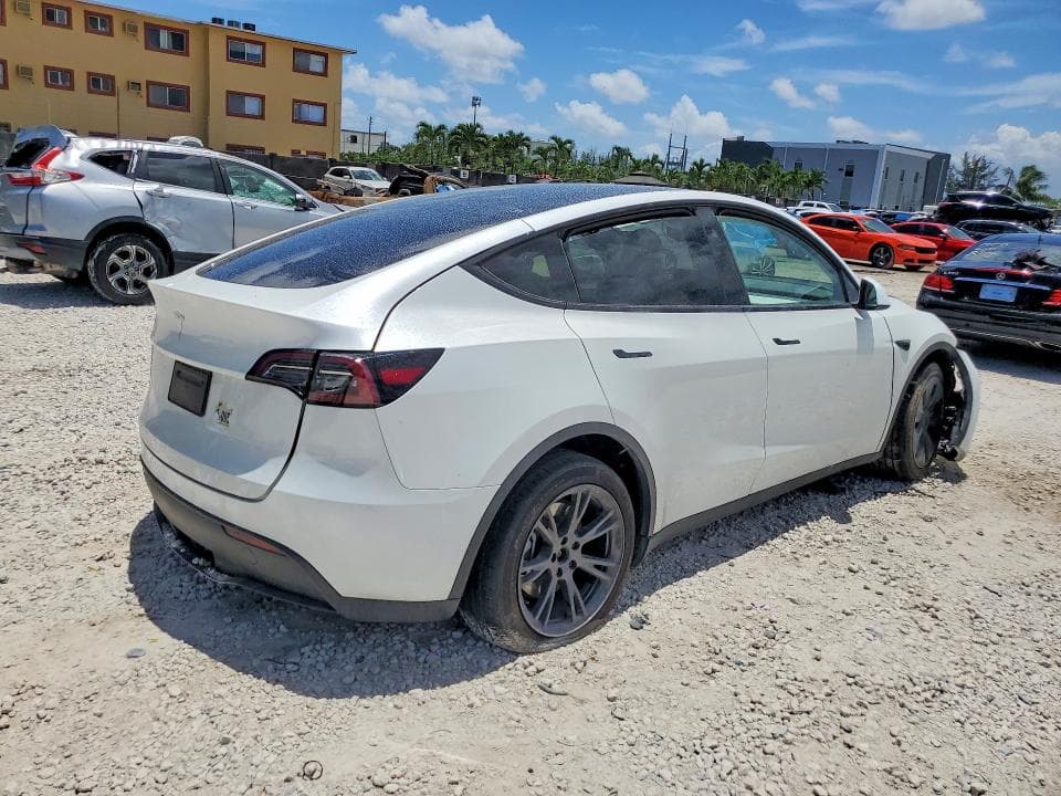 2025 TESLA MODEL Y 3