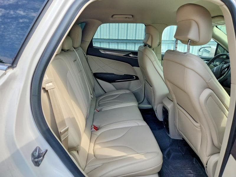 2019 LINCOLN MKC 11