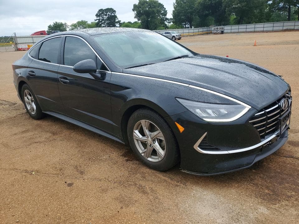 2021 HYUNDAI SONATA SE 4