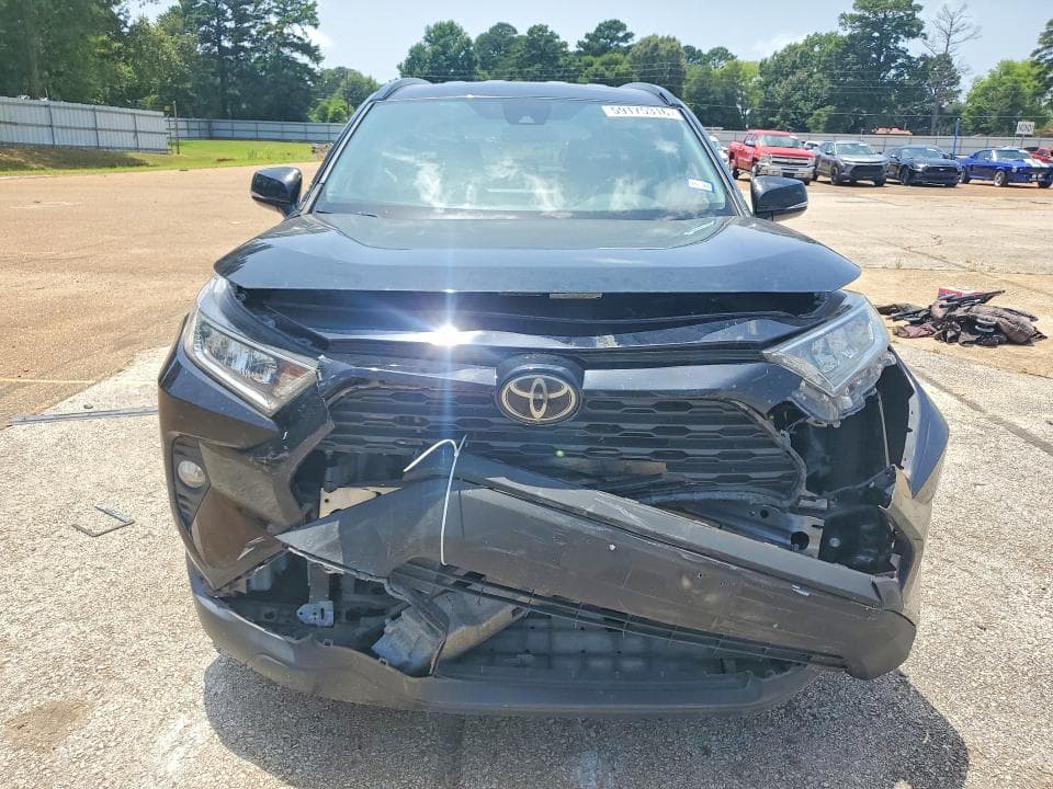 2021 TOYOTA RAV4 XLE 5
