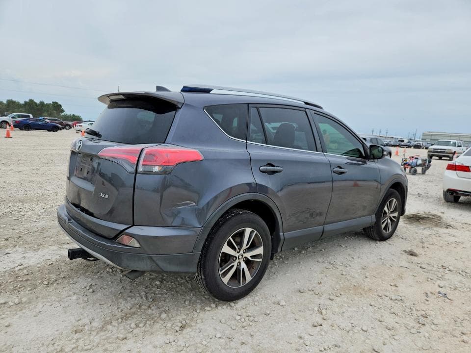 2017 TOYOTA RAV4 XLE 3