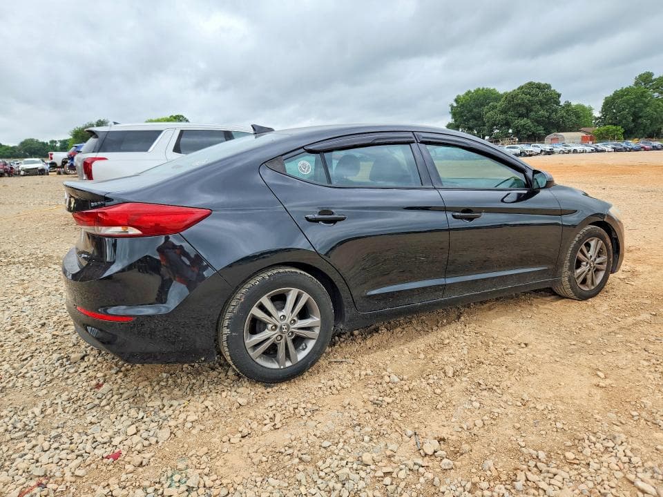 2017 HYUNDAI ELANTRA SE 3