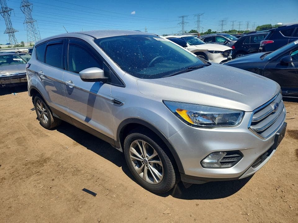 2017 FORD ESCAPE SE 4