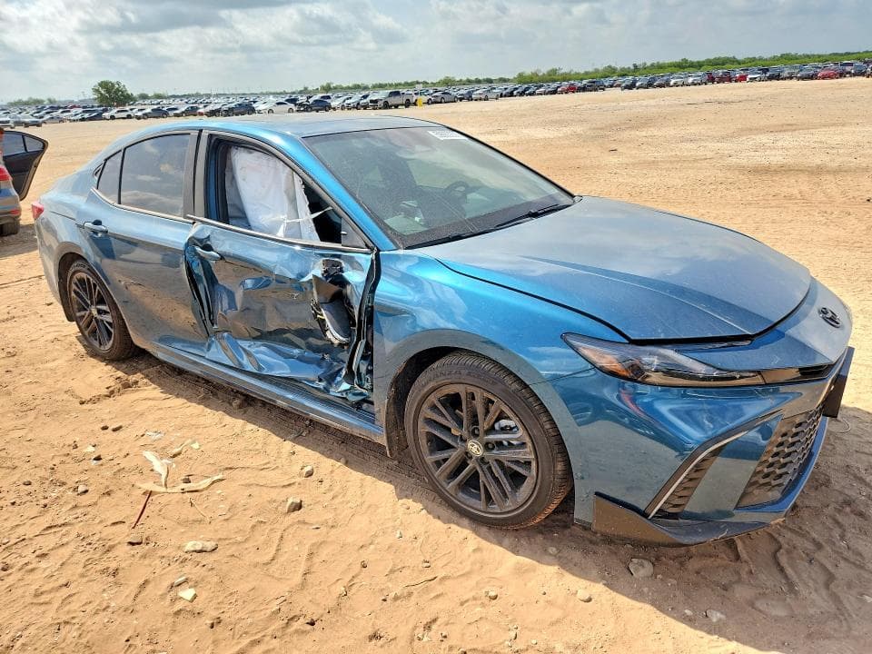 2026 TOYOTA CAMRY SE 4