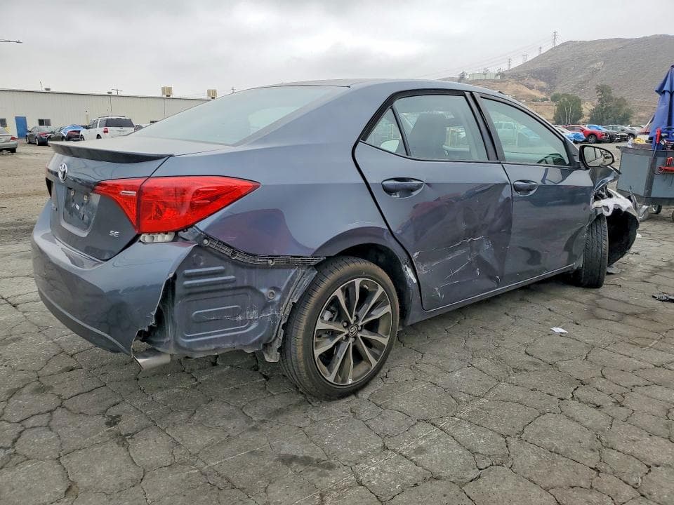 2019 TOYOTA COROLLA SE 3