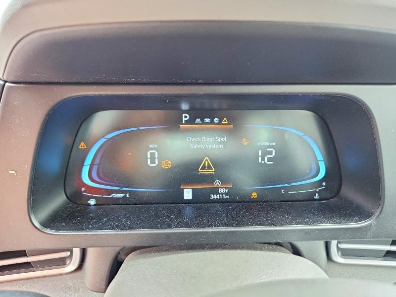 2025 HYUNDAI ELANTRA SE 9