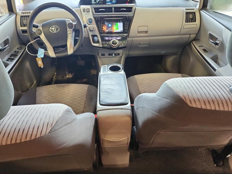 2017 TOYOTA PRIUS V THREE 8