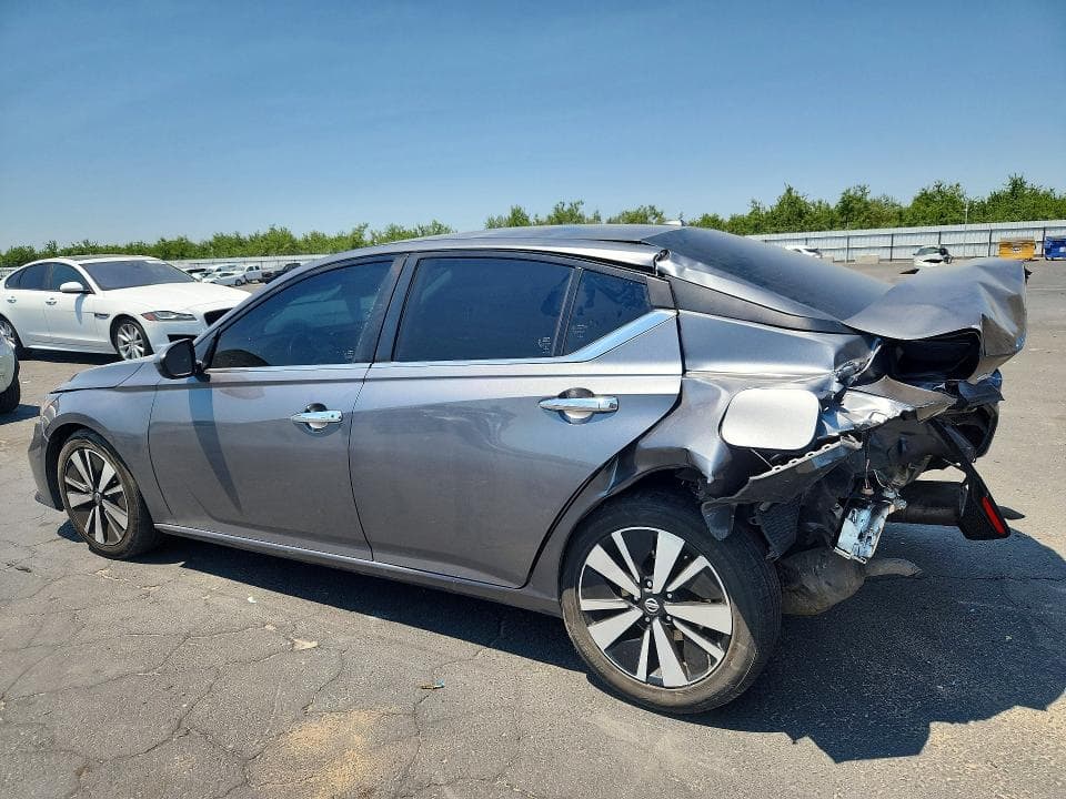 2022 NISSAN ALTIMA SV 2