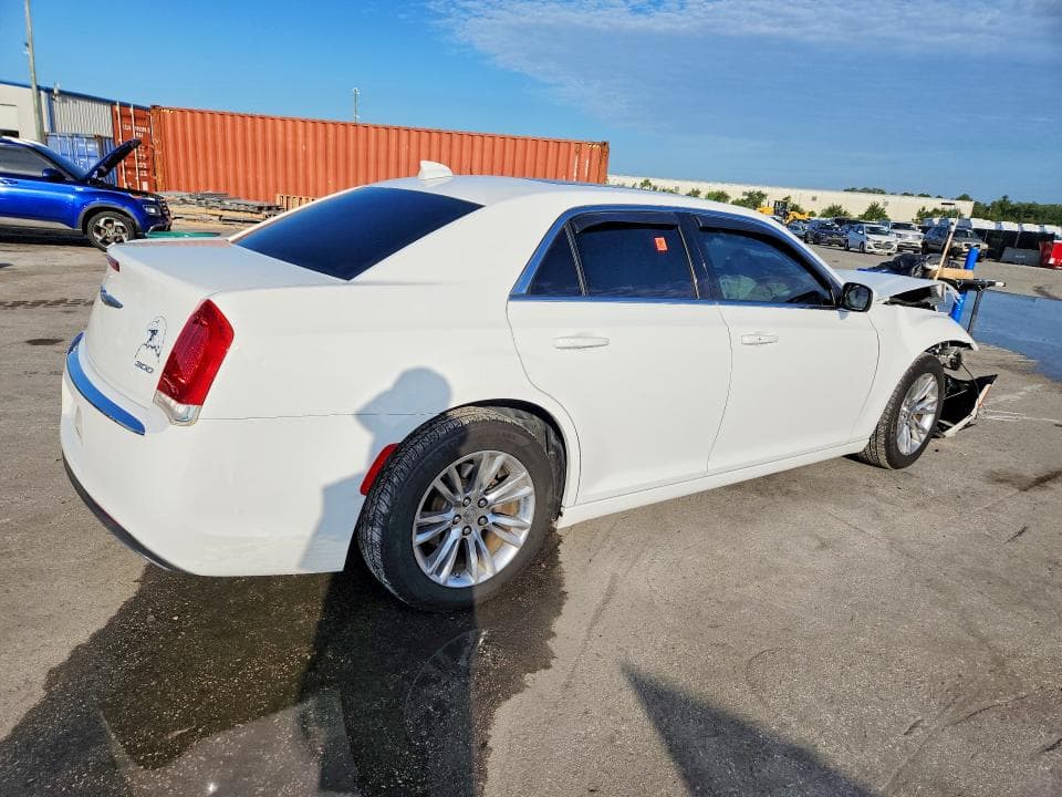 2017 CHRYSLER 300 LIMITED 3