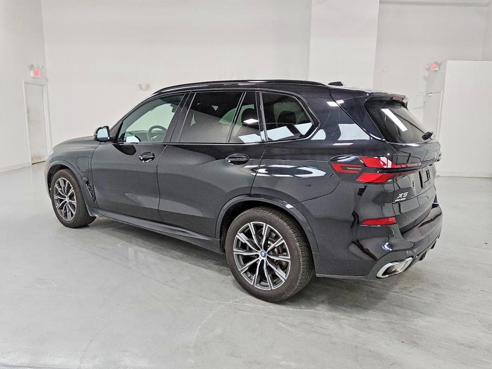 2025 BMW X5 XDRIVE50E 2