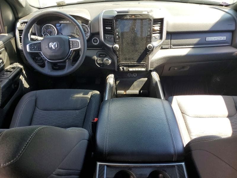 2025 RAM 1500 BIG HORN 8