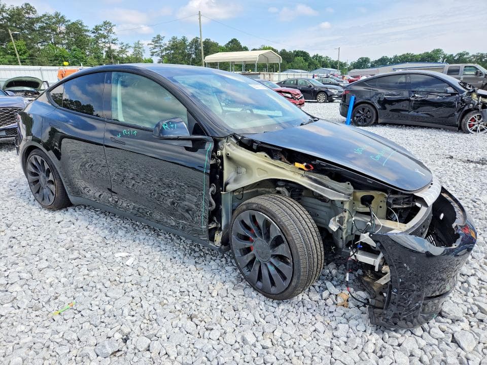 2023 TESLA MODEL Y 4