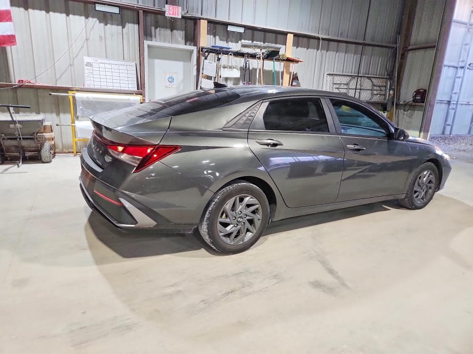 2024 HYUNDAI ELANTRA SEL 3