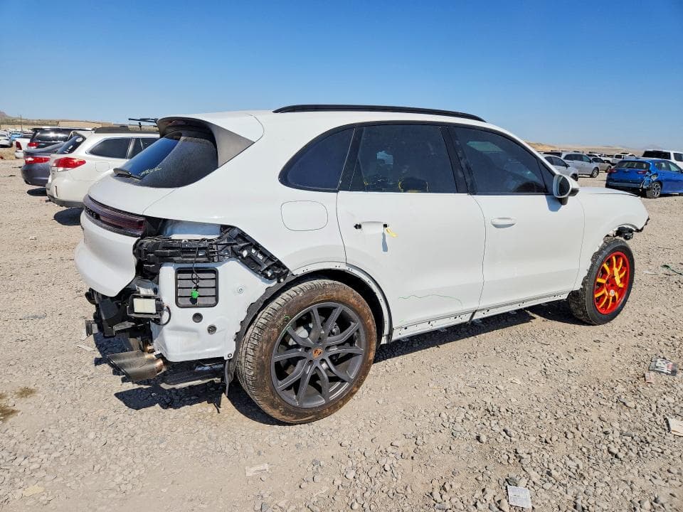 2025 PORSCHE CAYENNE 3