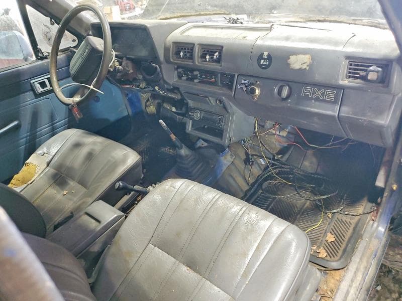 1986 TOYOTA 4RUNNER RN60 8