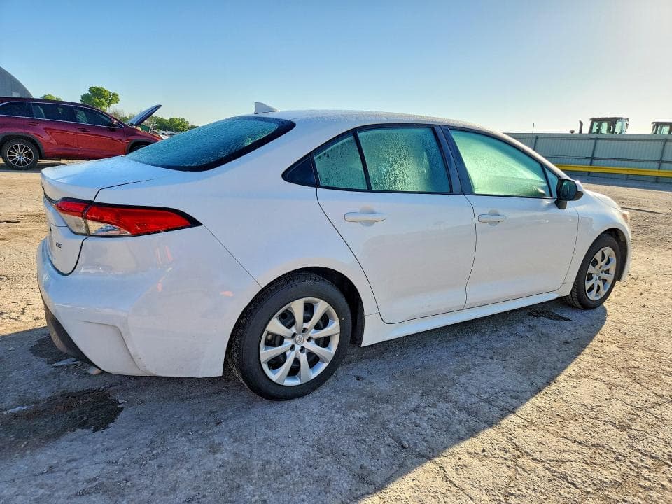 2024 TOYOTA COROLLA LE 3