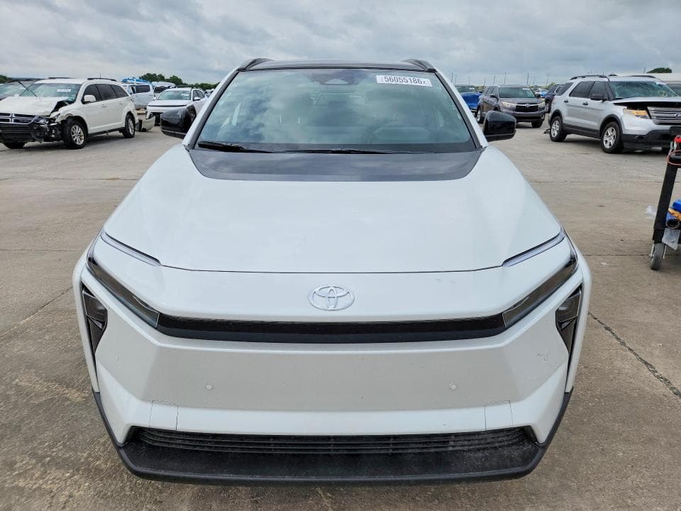 2026 TOYOTA BZ XLE PLUS 5