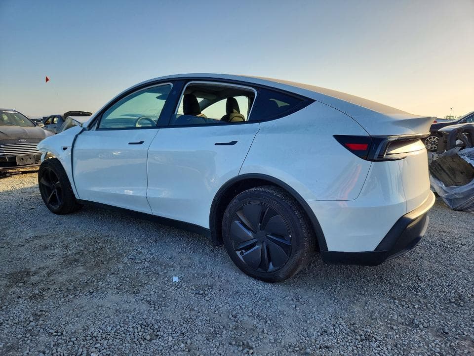 2026 TESLA MODEL Y 2