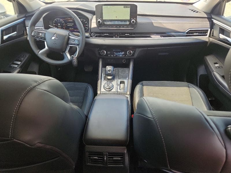 2023 MITSUBISHI OUTLANDER SE 8