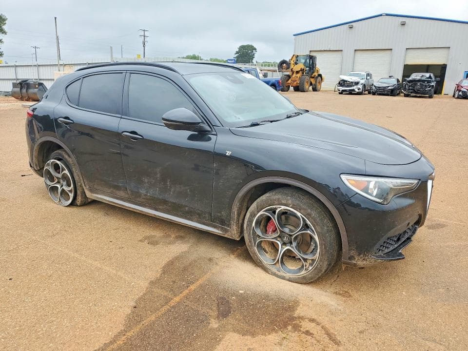 2022 ALFA ROMEO STELVIO TI 4