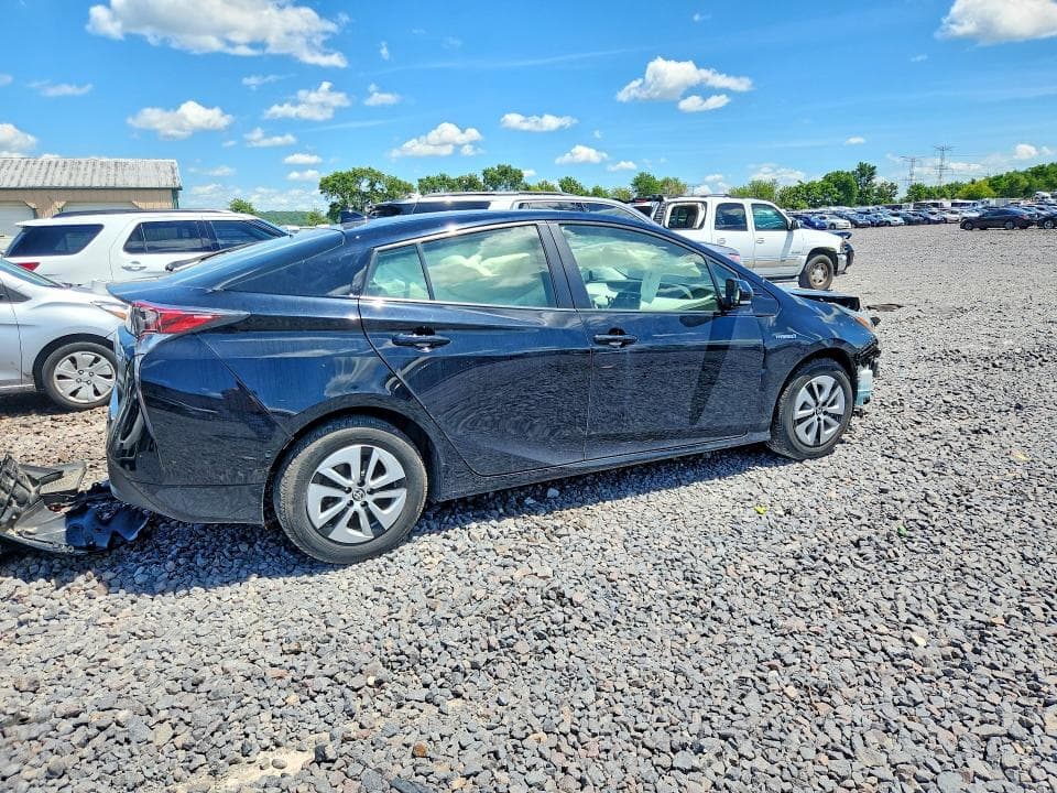2018 TOYOTA PRIUS THREE 3