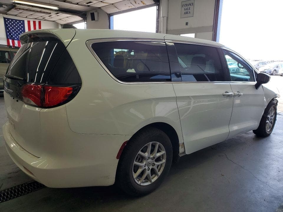 2023 CHRYSLER VOYAGER LX 3