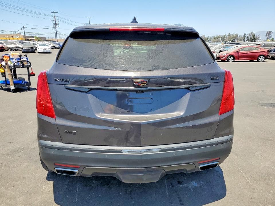 2017 CADILLAC XT5 PLATINUM 6