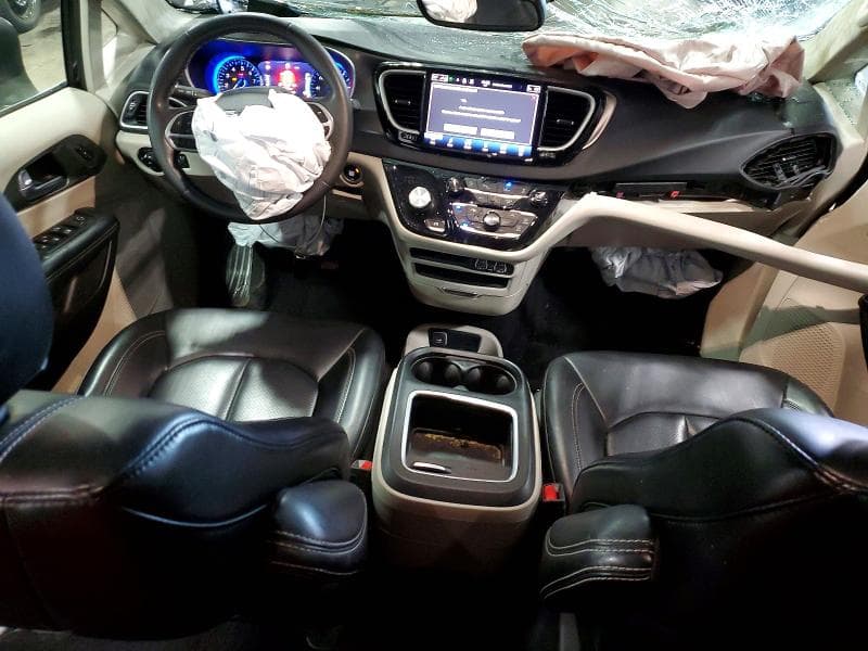 2023 CHRYSLER PACIFICA TOURING L 8