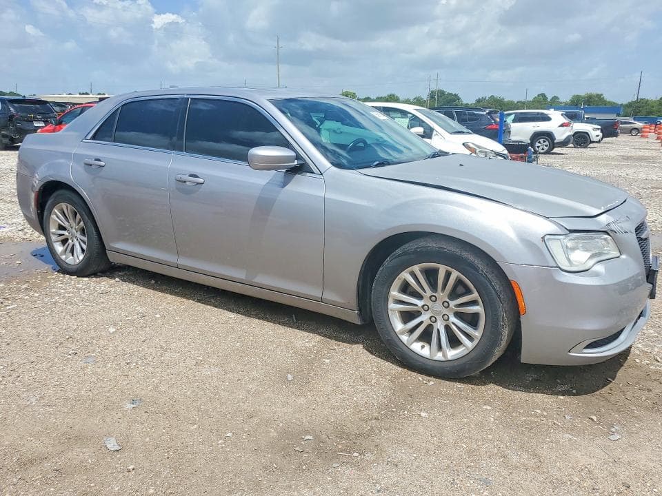 2017 CHRYSLER 300 LIMITED 4