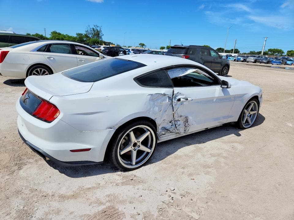 2021 FORD MUSTANG 3