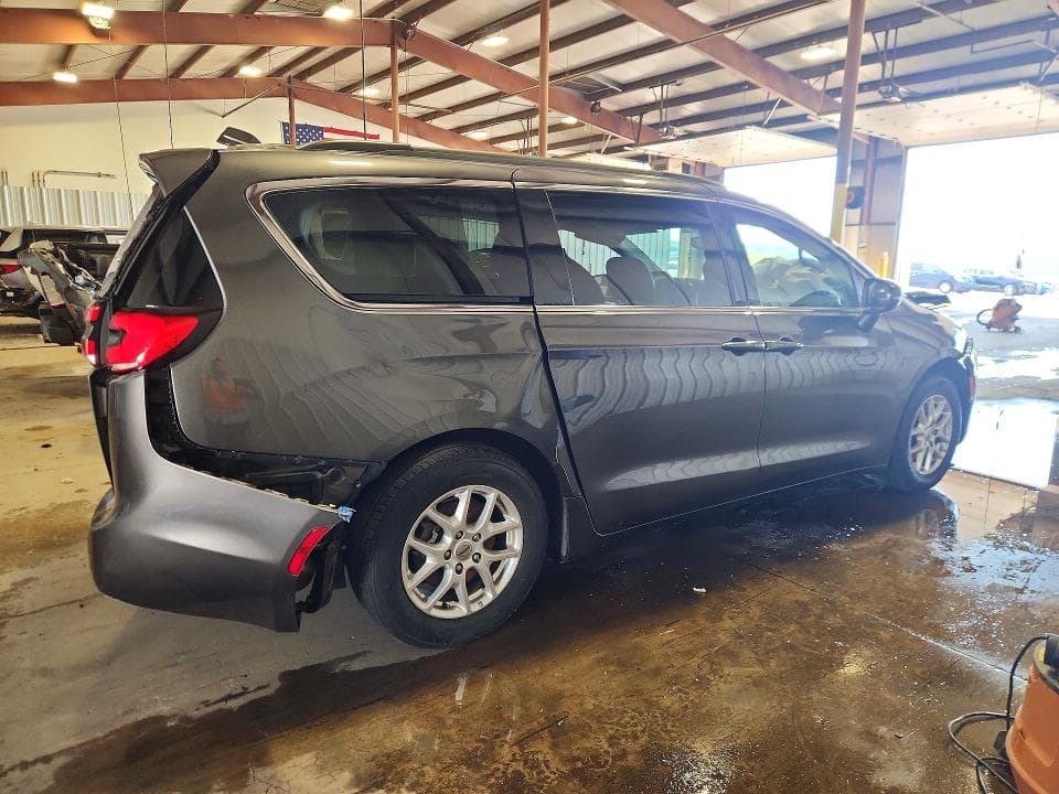 2022 CHRYSLER PACIFICA TOURING L 3