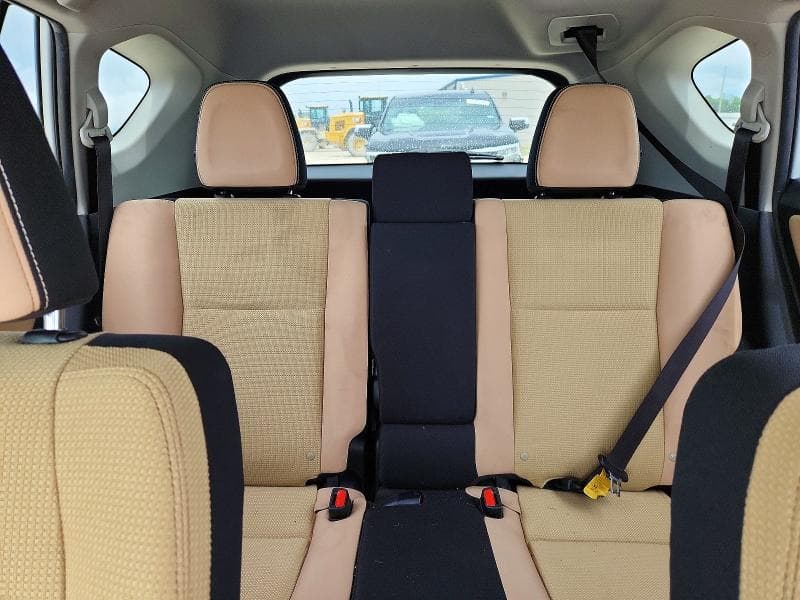 2017 TOYOTA RAV4 XLE 10