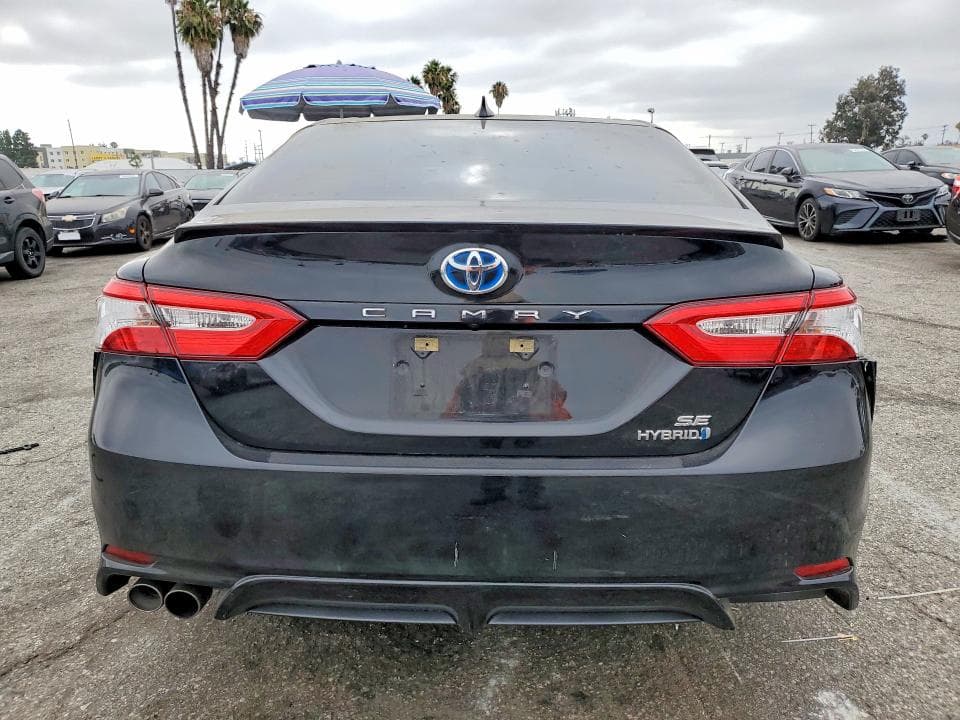 2020 TOYOTA CAMRY SE 6