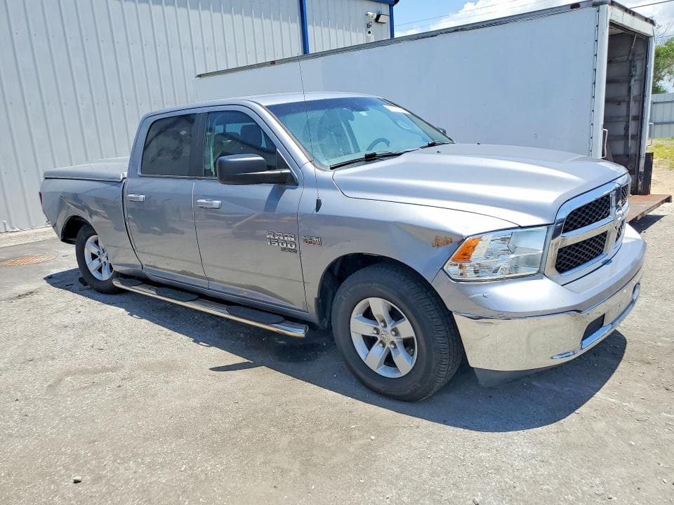 2019 RAM 1500 CLASSIC SLT 4