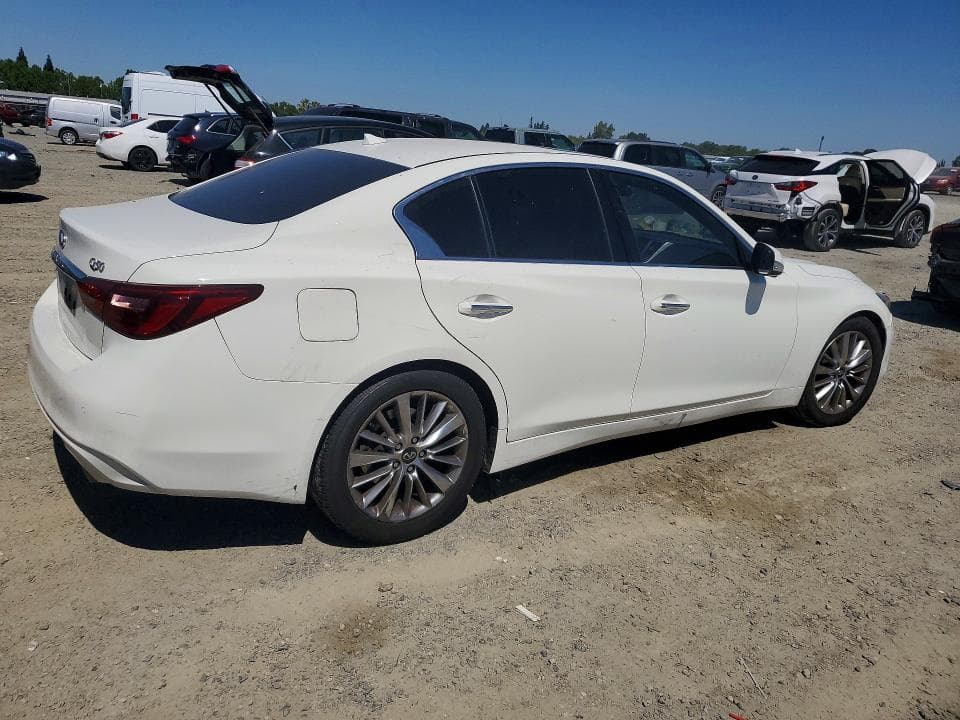 2021 INFINITI Q50 LUXE 3