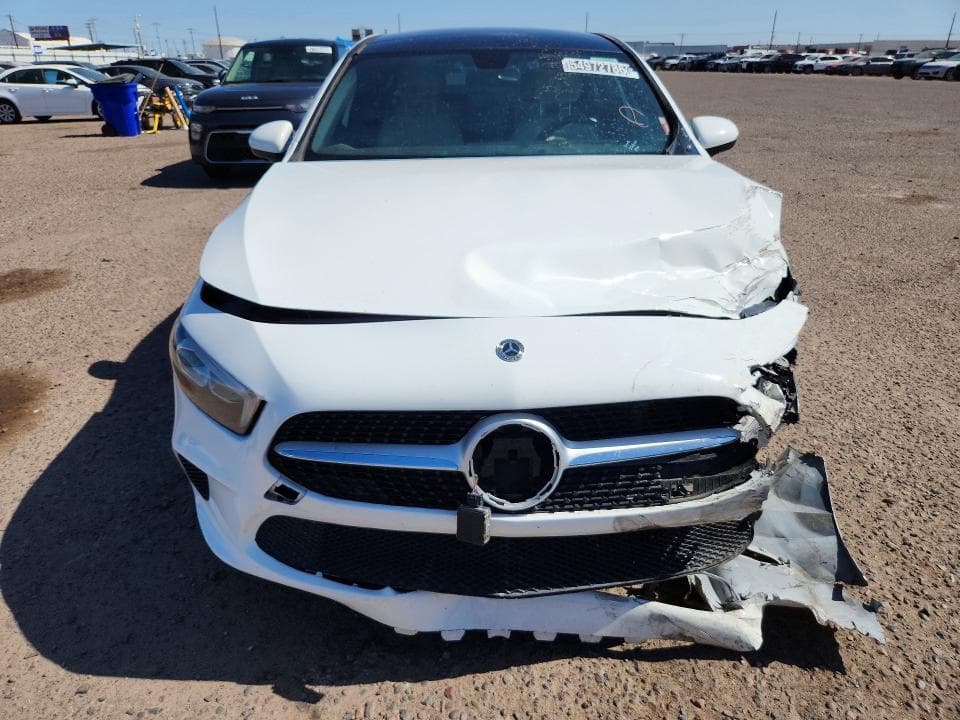 2019 MERCEDES-BENZ A 220 5