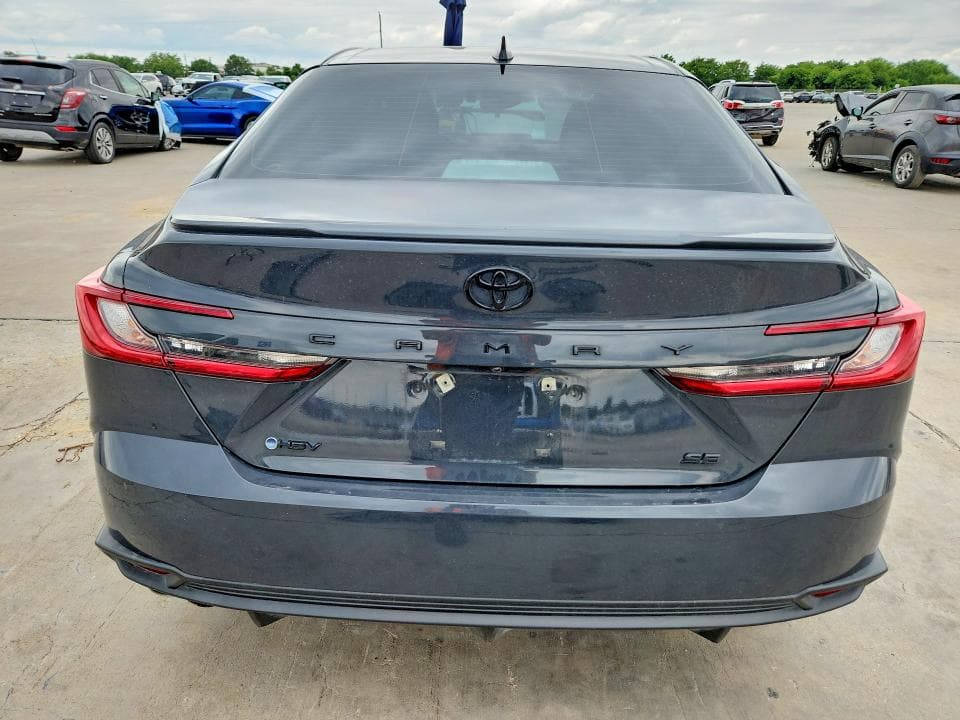 2025 TOYOTA CAMRY SE 6