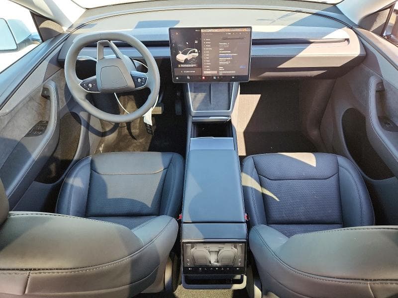 2026 TESLA MODEL Y 8