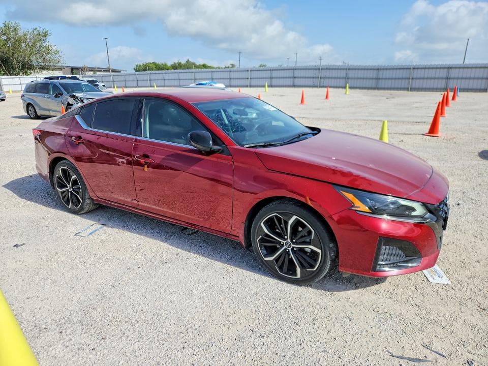 2024 NISSAN ALTIMA SR 4