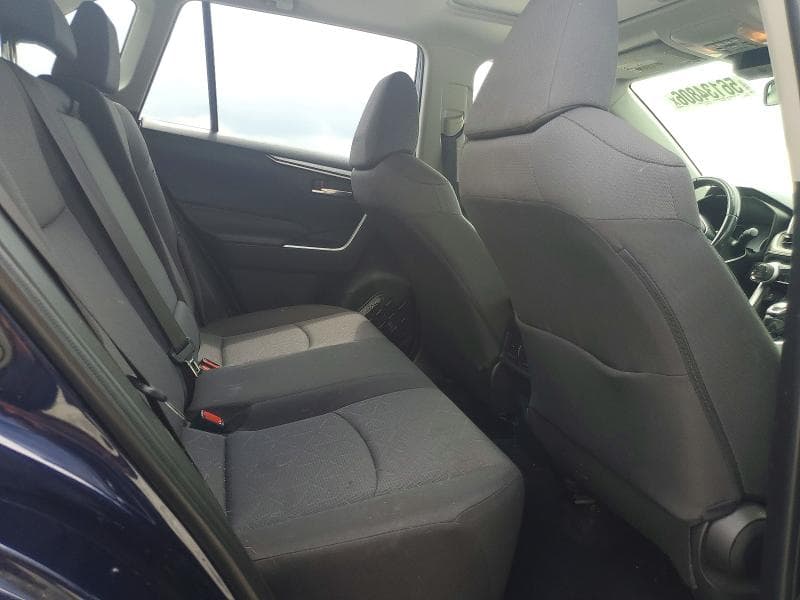 2019 TOYOTA RAV4 XLE 10
