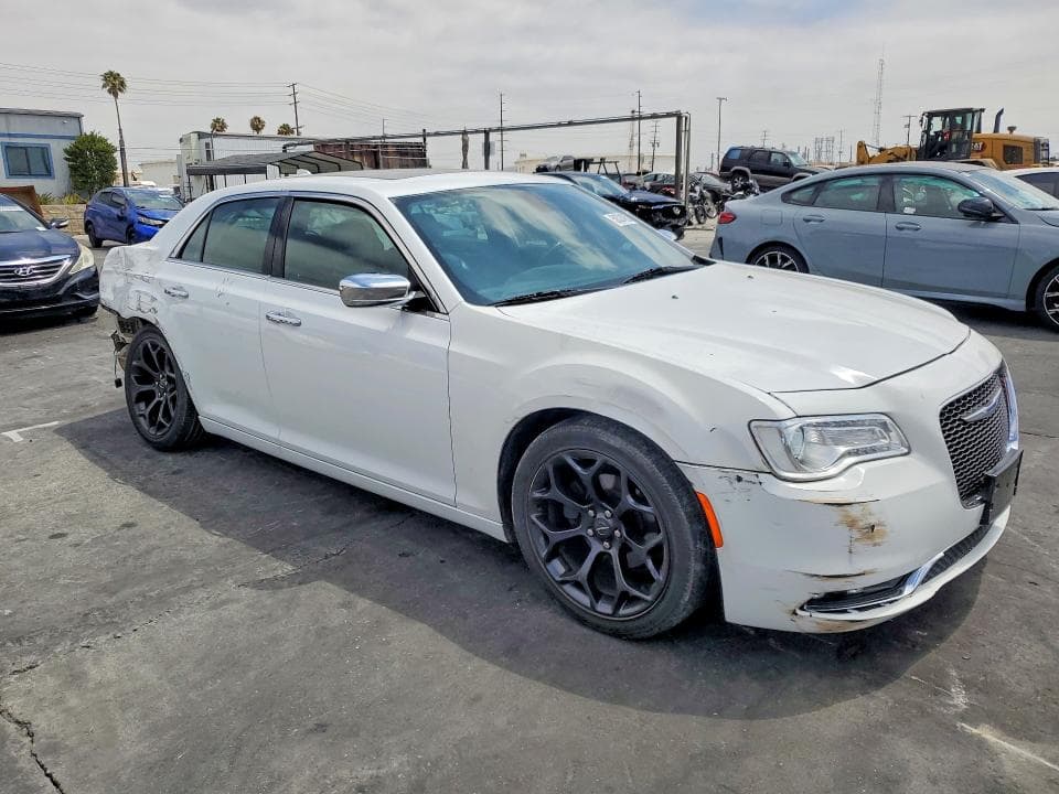 2020 CHRYSLER 300 LIMITED 4