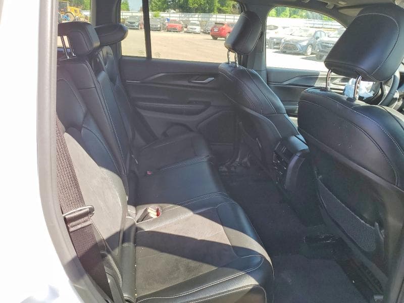2024 JEEP GRAND CHEROKEE LAREDO 10