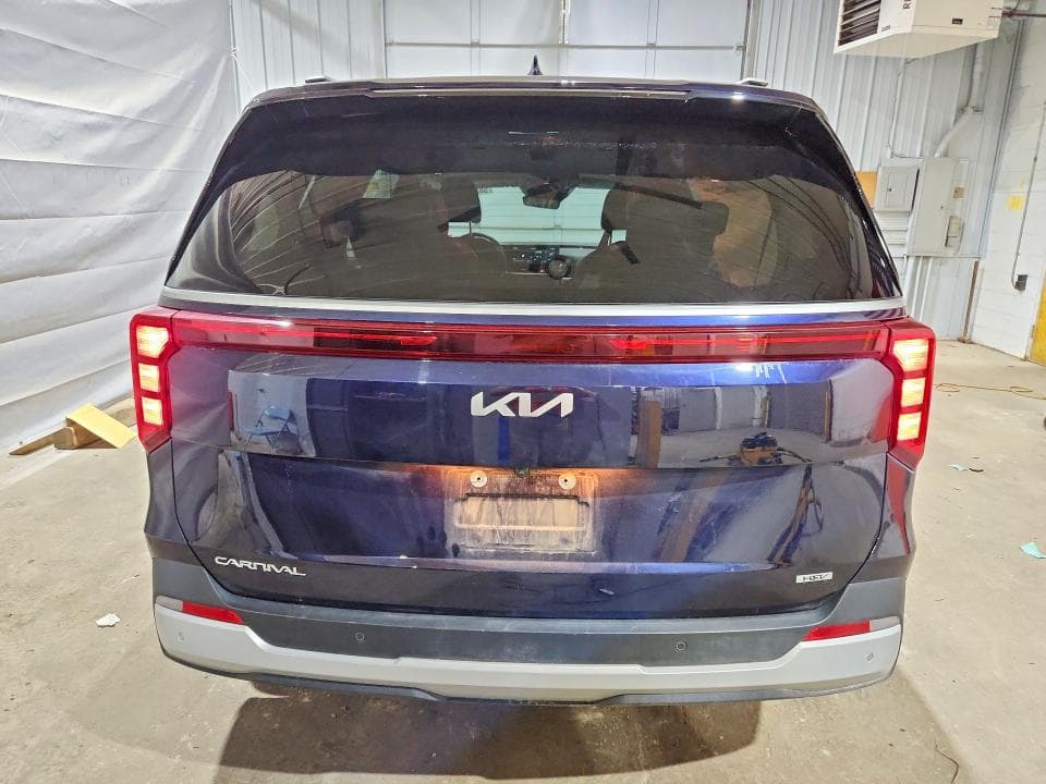 2025 KIA CARNIVAL EX 6