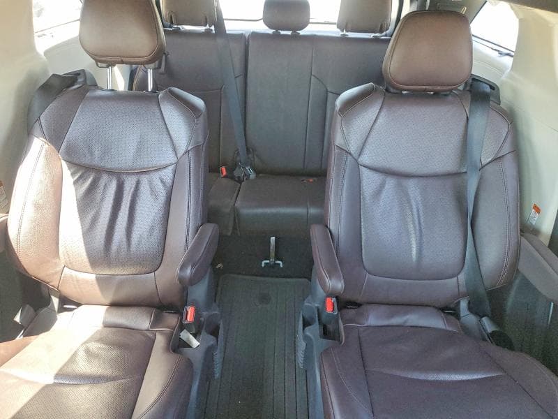 2024 TOYOTA SIENNA PLATINUM 7-PASSENGER 10