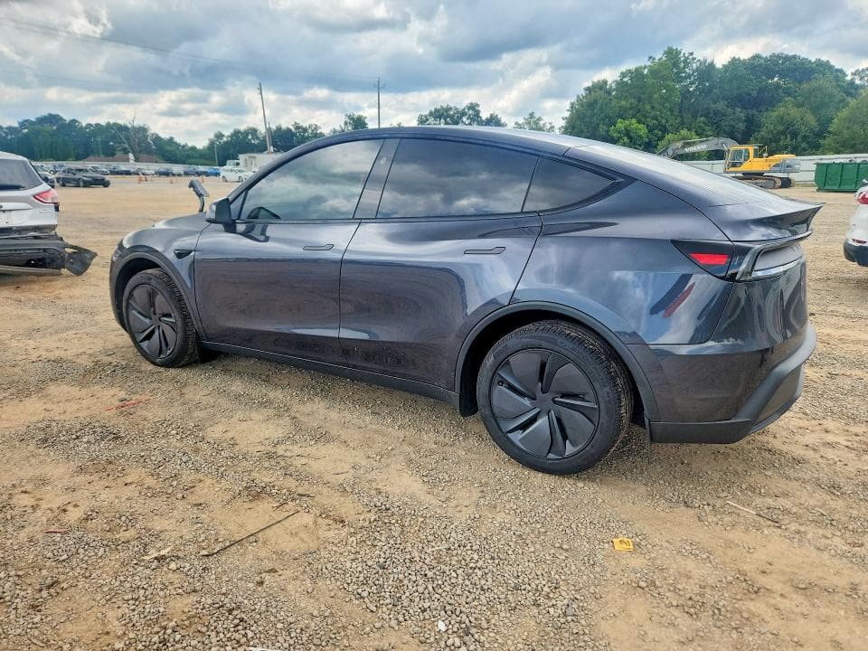 2026 TESLA MODEL Y 2