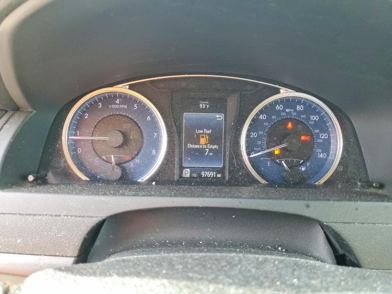 2017 TOYOTA CAMRY XLE 9