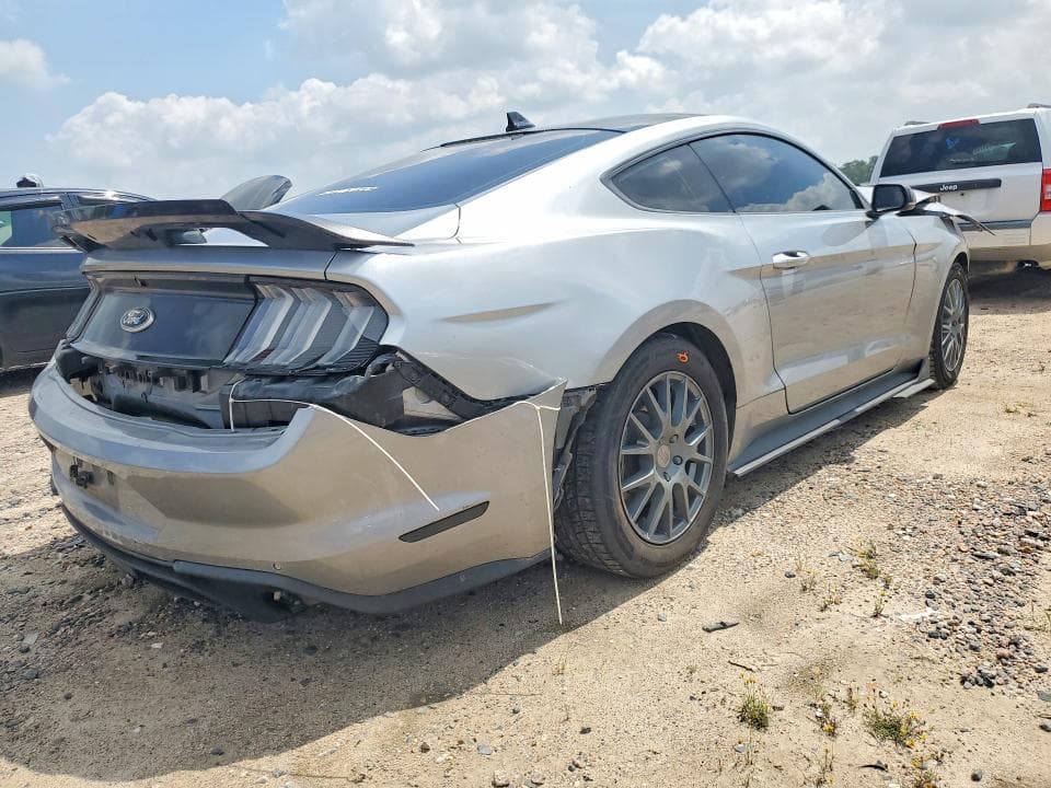 2022 FORD MUSTANG 3