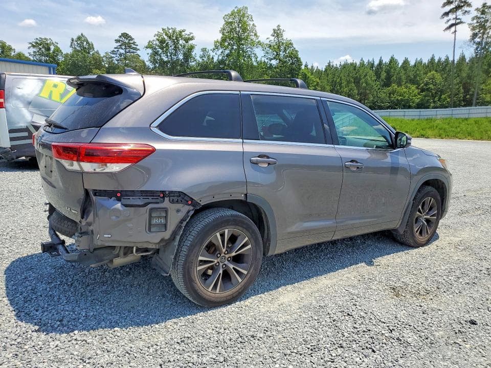 2017 TOYOTA HIGHLANDER LE PLUS 3