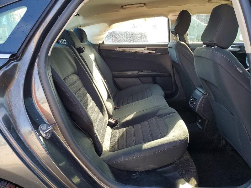 2020 FORD FUSION SE 10